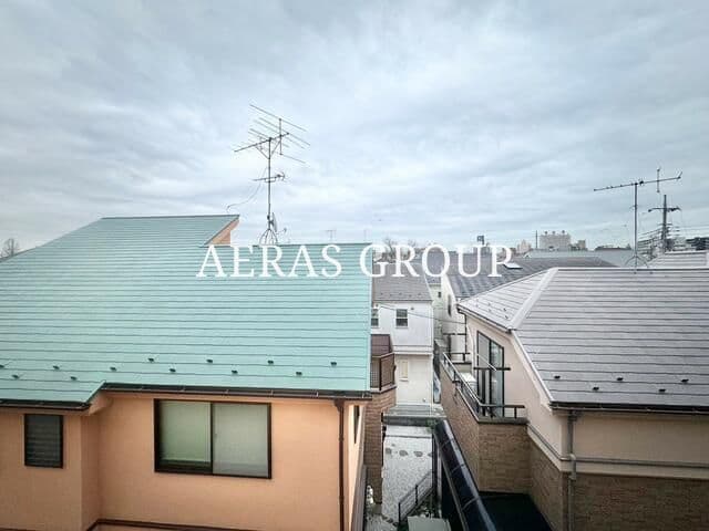 Room image 13