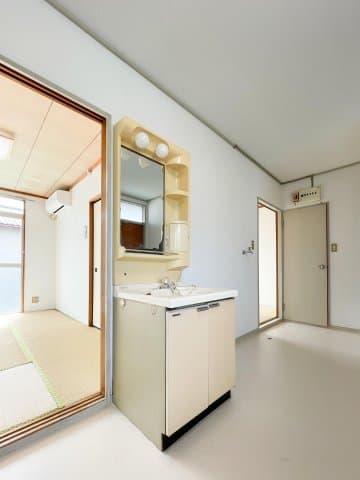 Room image 9