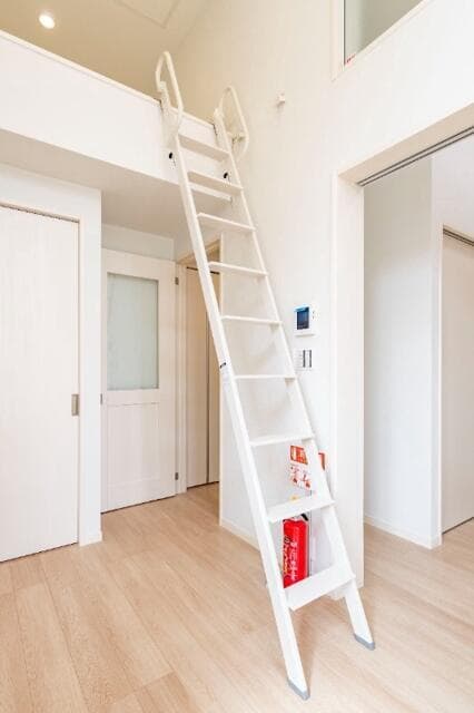 Room image 8