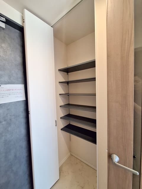 Room image 12