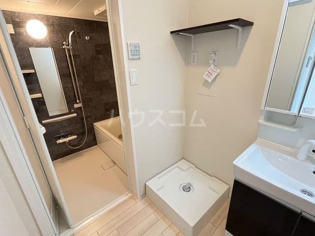 Room image 9