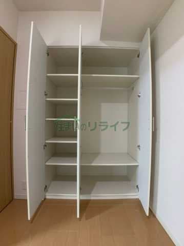 Room image 8