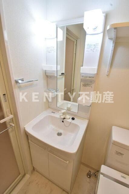 Room image 9