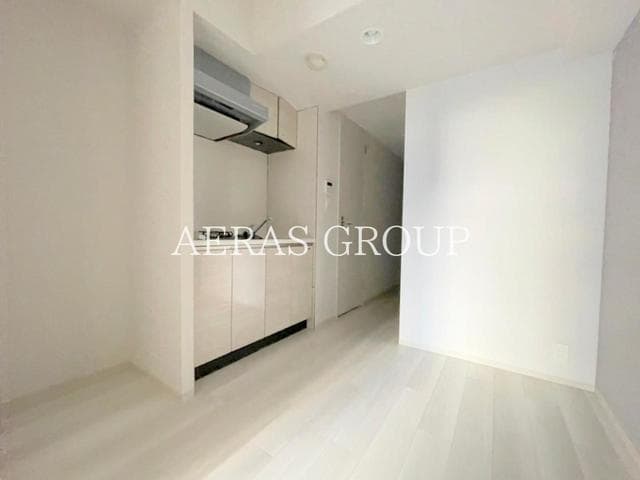 Room image 8
