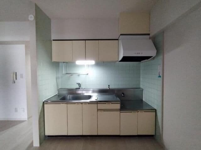 Preview interior of Azamino Court Hills