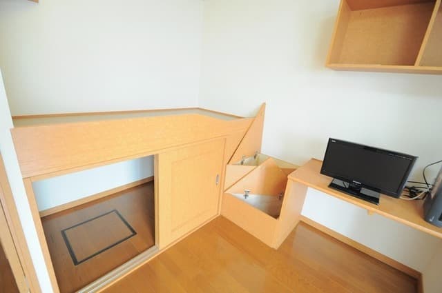 Room image 8
