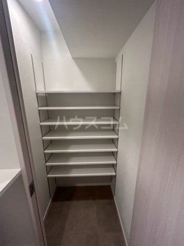 Room image 12