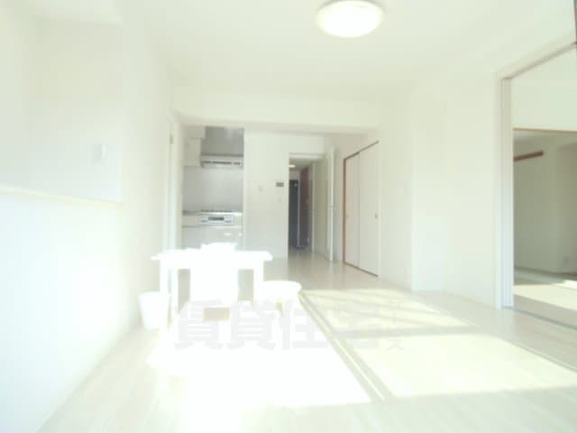 Room image 15