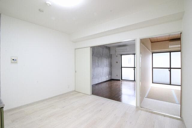 Preview interior of 🌷TC - LAZ KONANDAI