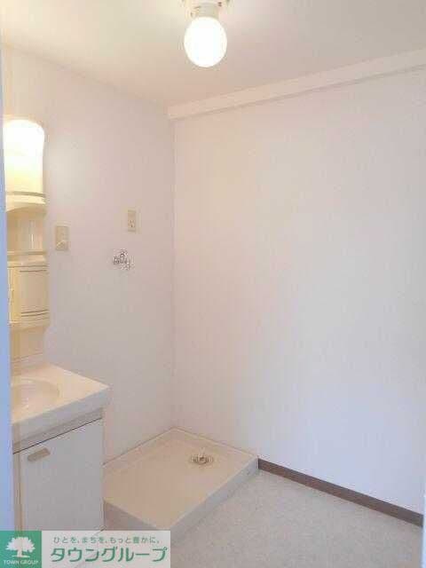 Room image 11