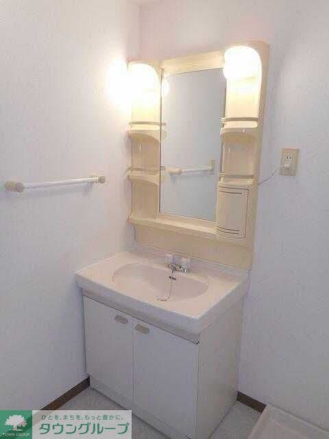 Room image 9