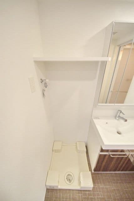 Room image 12