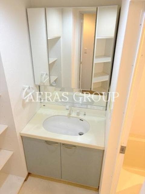 Room image 9