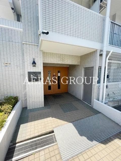 Room image 10