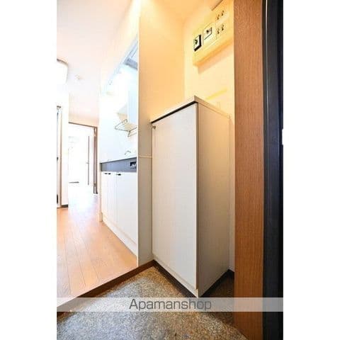 Room image 11
