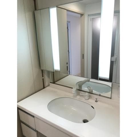 Room image 9