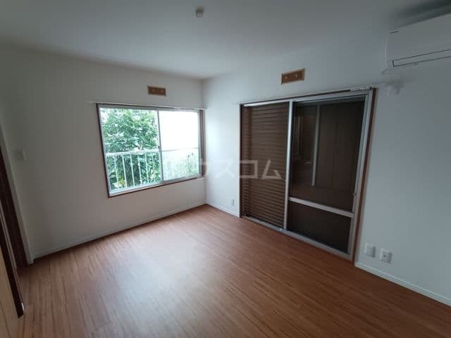 Room image 13