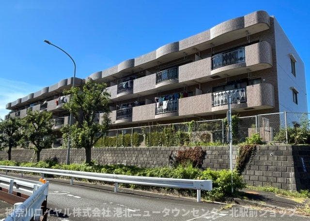 Main exterior of Riveale Hills Hayabuchi 101