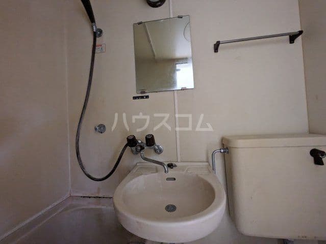 Room image 8