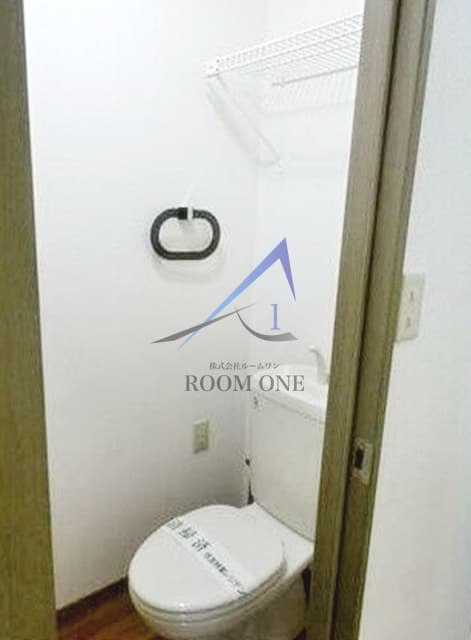 Room image 9