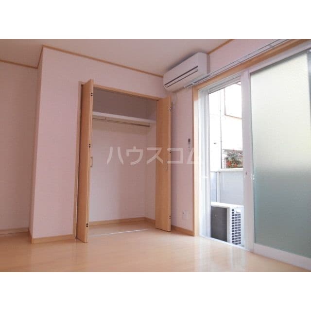 Room image 10