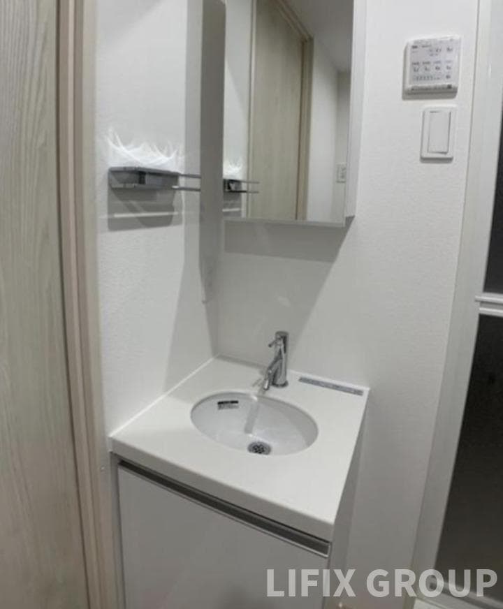Room image 9