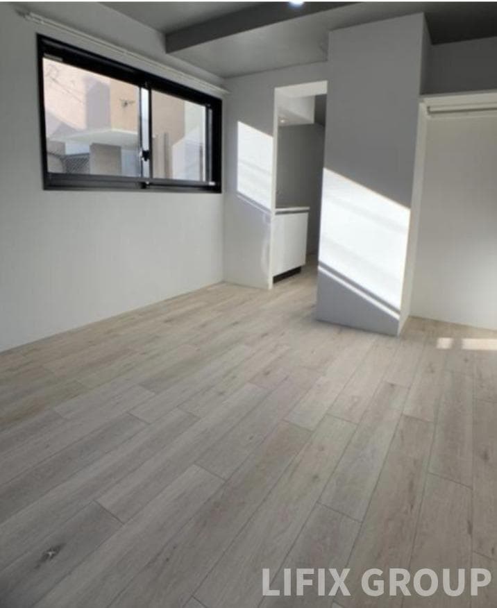 Room image 8