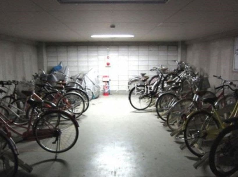 Room image 11