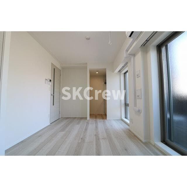 Room image 8