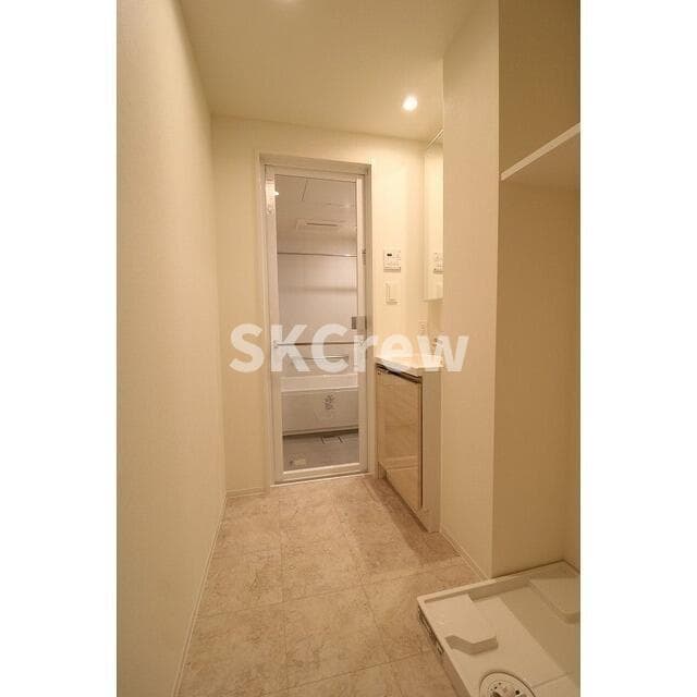 Room image 15