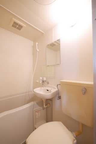 Room image 9
