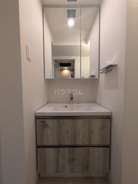Room image 9