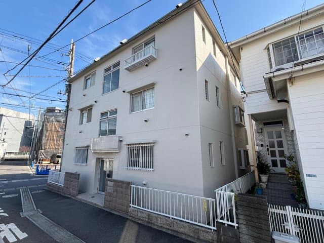Room image 12