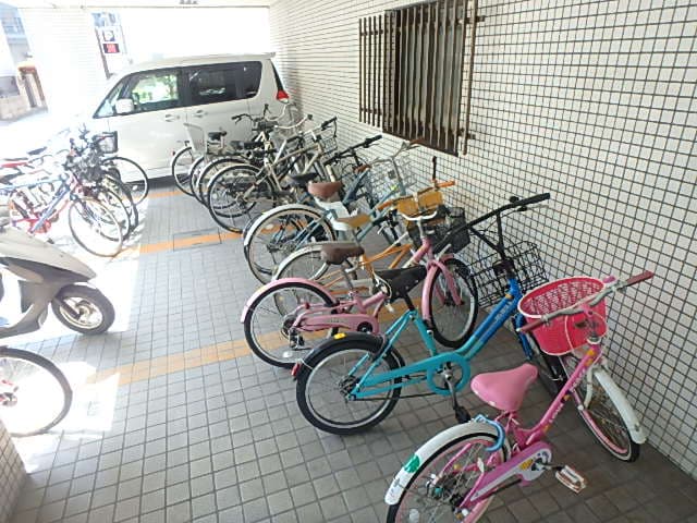 Room image 9