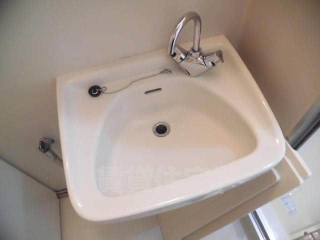 Room image 9