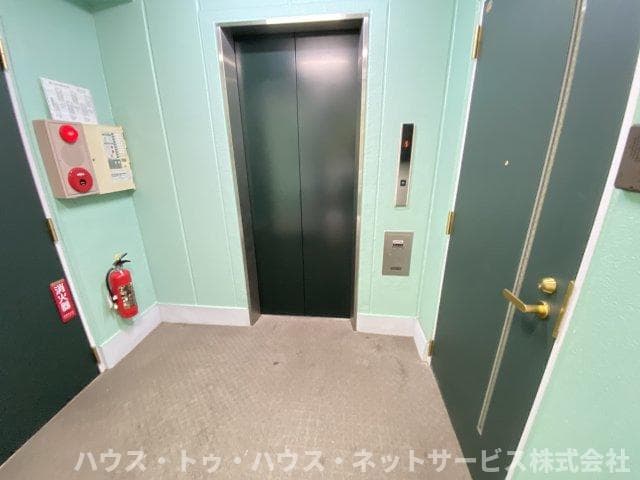 Room image 11