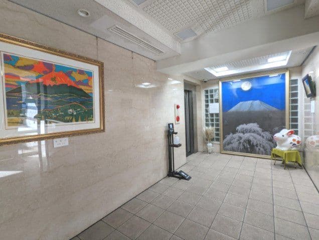 Room image 12