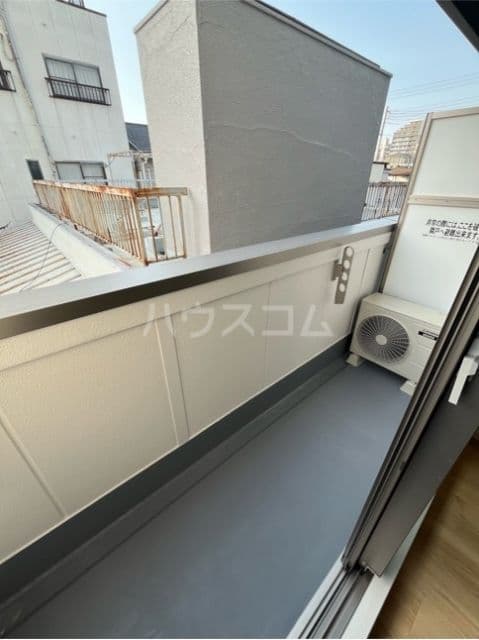 Room image 10