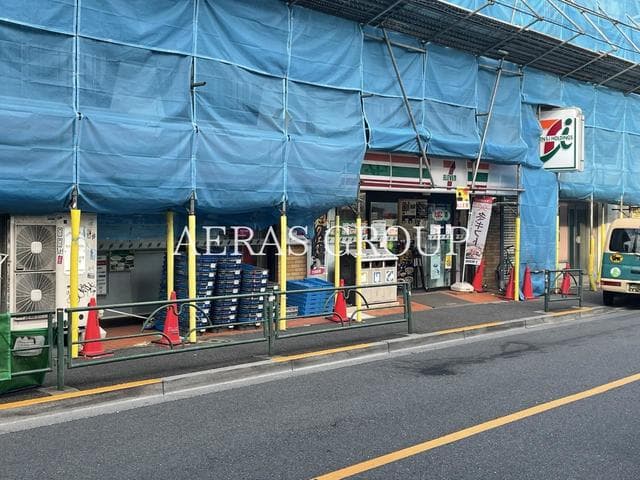 Room image 16