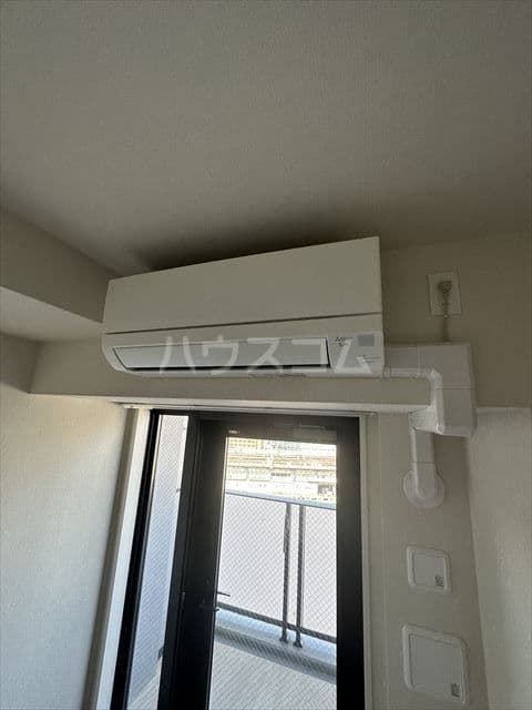 Room image 11