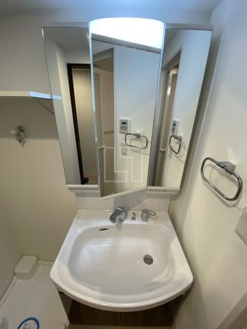 Room image 9