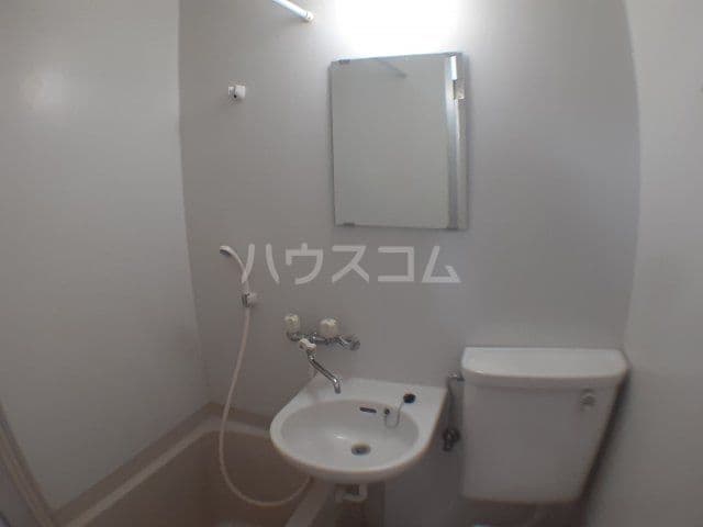 Room image 9
