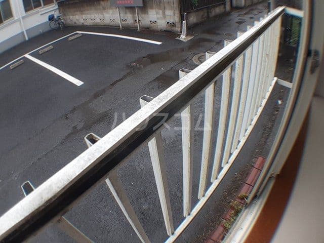 Room image 10