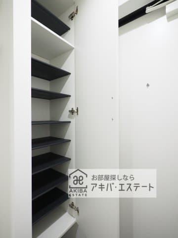 Room image 12