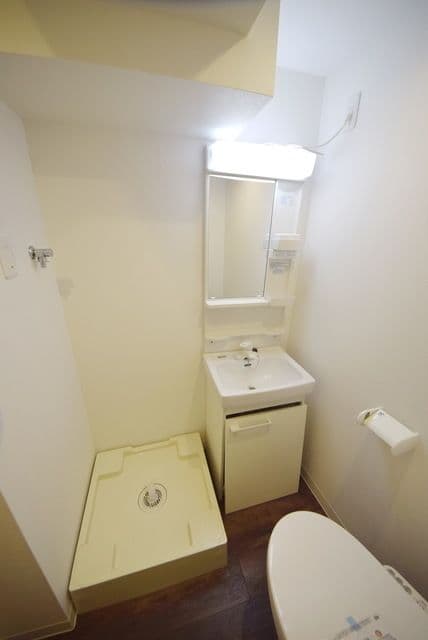 Room image 9