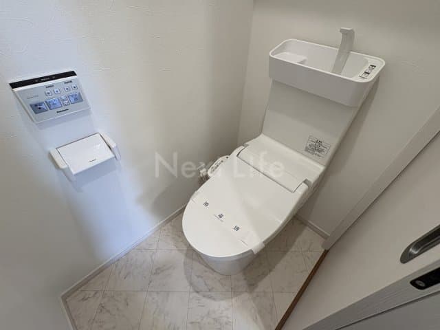 Room image 9