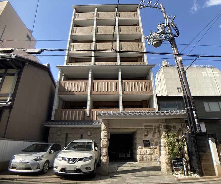 Main exterior of Presance Kyoto Shijo Karasuma Cross