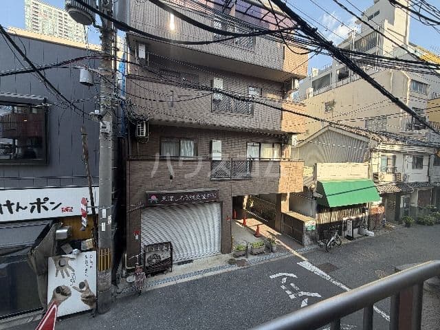 Room image 12