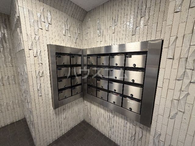 Room image 9