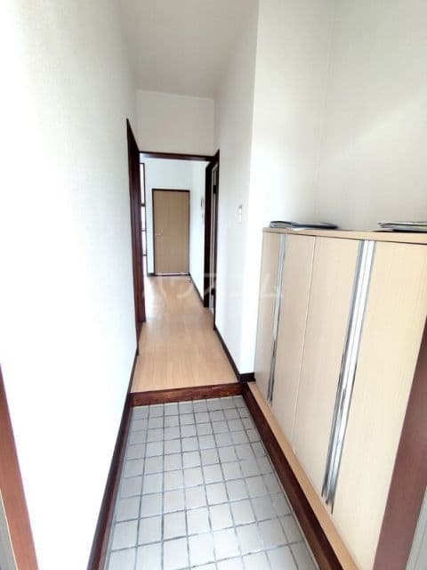 Room image 12